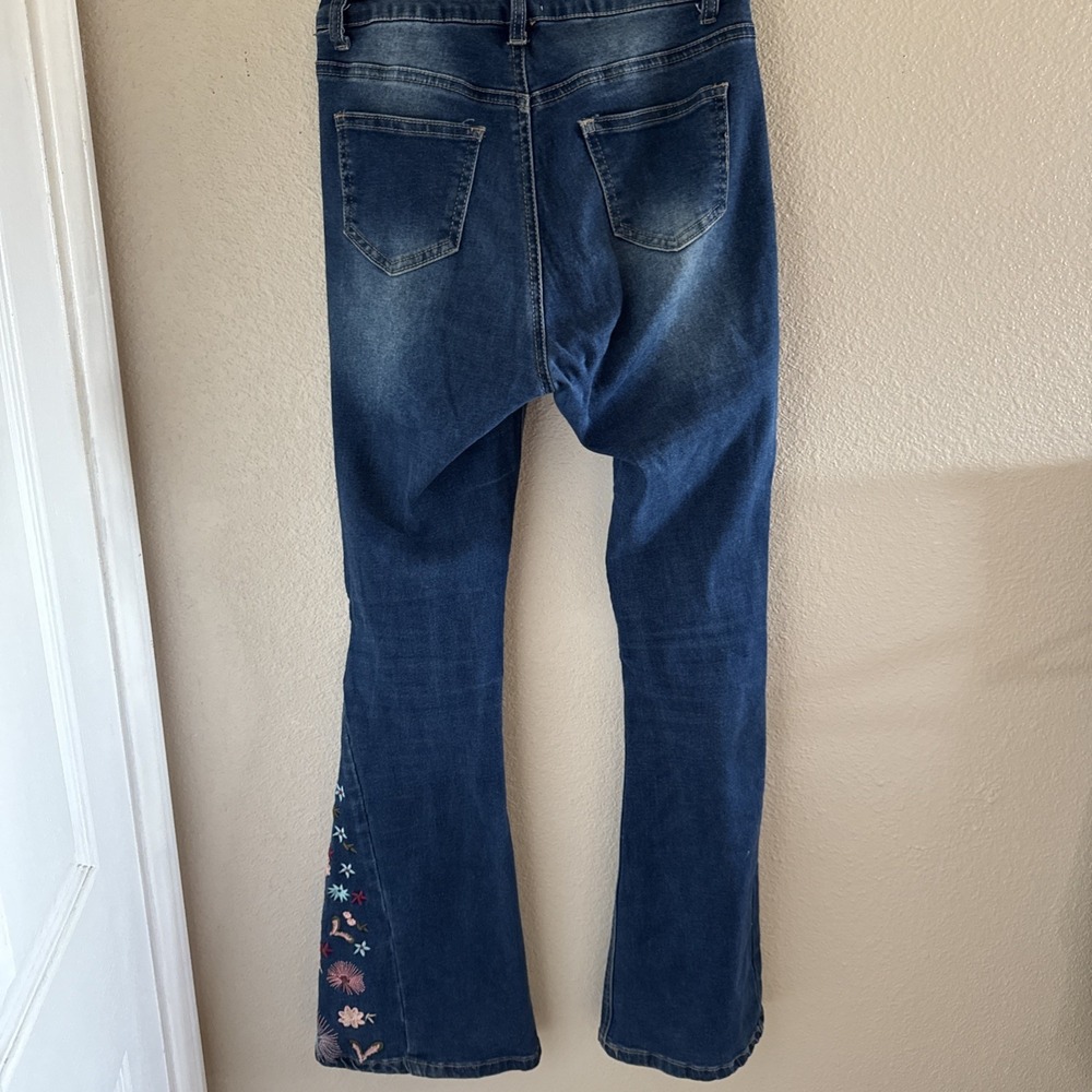 Bamboo Flower Child Bell Bottom Flare Flower Embroidered Jeans Sz 3 Marcia Brady - Picture 4 of 7